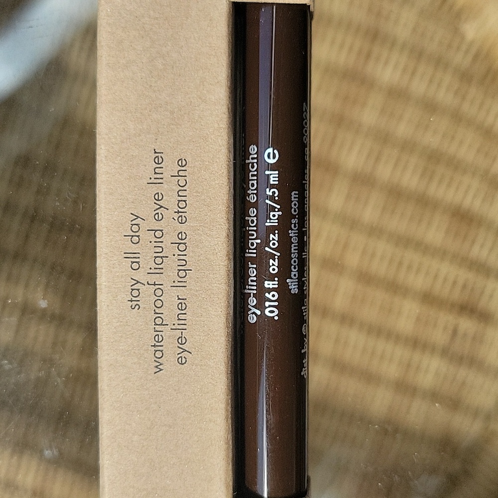 Stila all day waterproof liquid liner dark brown - Picture 2 of 4